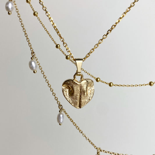 Layering Ketten mit Katzennasenabdruck und echten Süßwasserperlen. Nala, maya und Katzennase